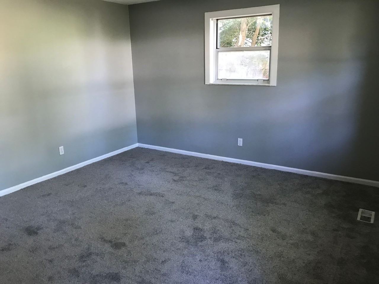 1351 Stephen Foster Dr - Photo 2 of 9