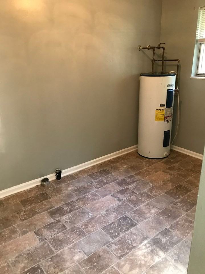 1351 Stephen Foster Dr - Photo 3 of 9