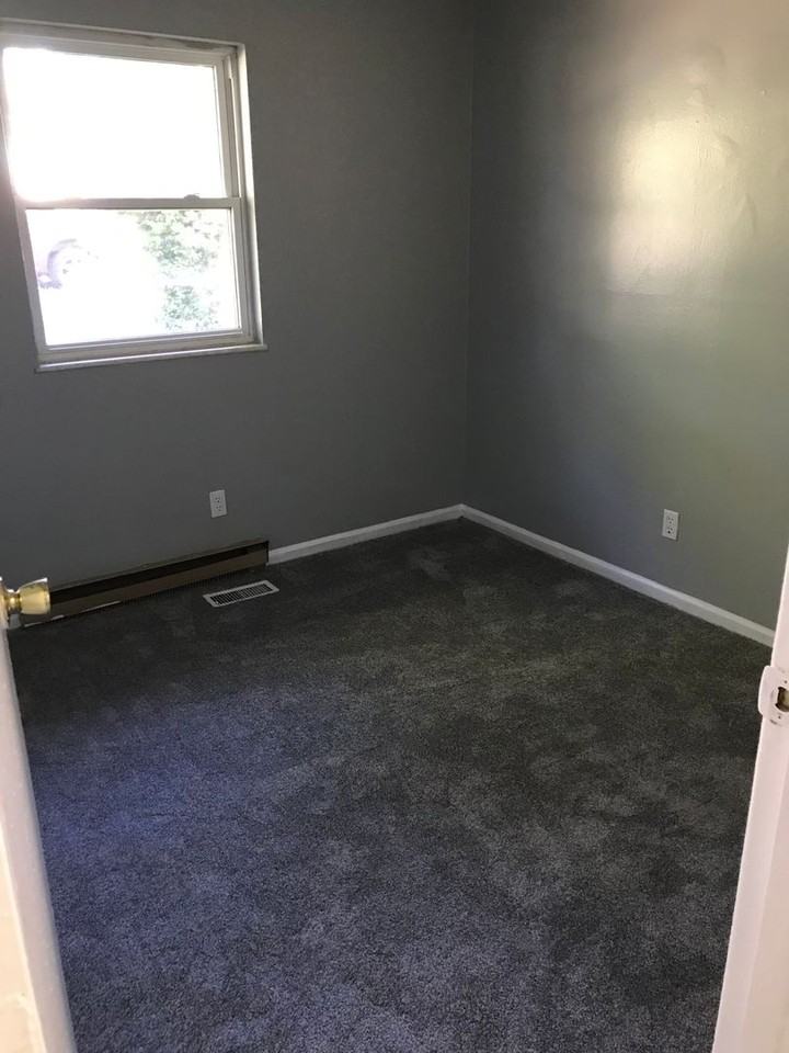 1351 Stephen Foster Dr - Photo 5 of 9