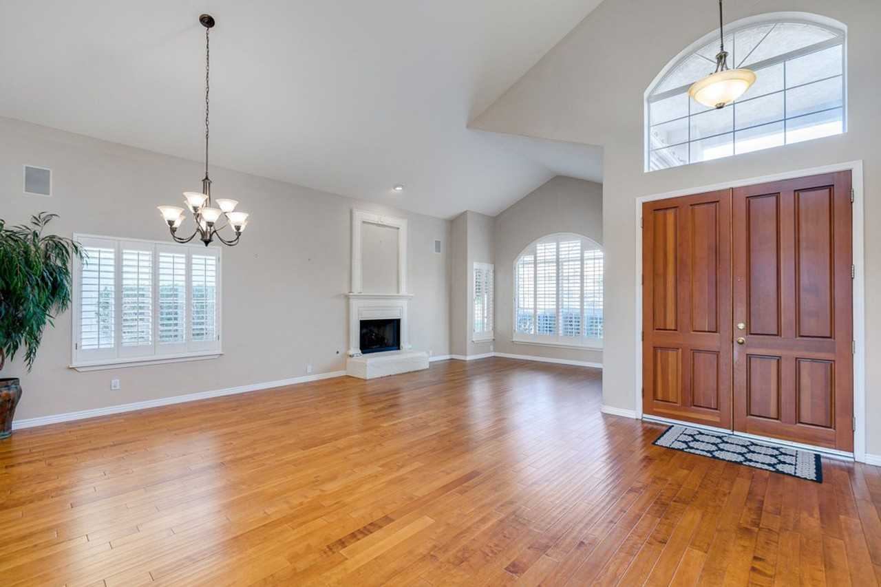 5622 W Gary Dr - Photo 5 of 50