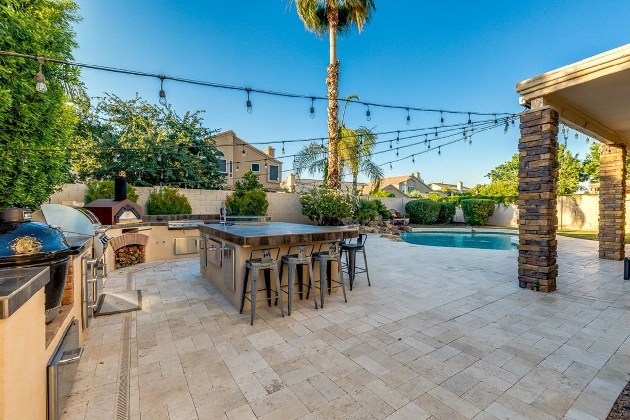 5622 W Gary Dr - Photo 7 of 50