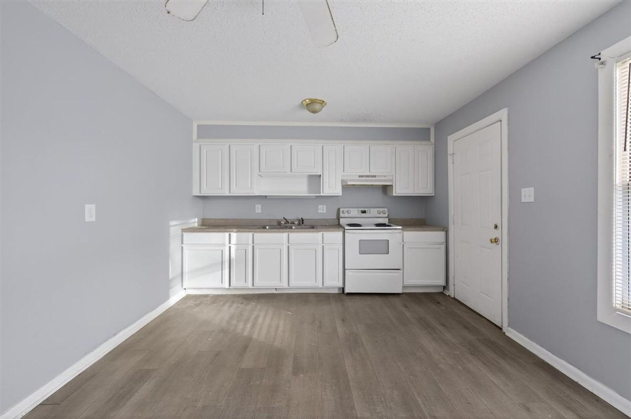 2749 Dawson St - Photo 5 of 11