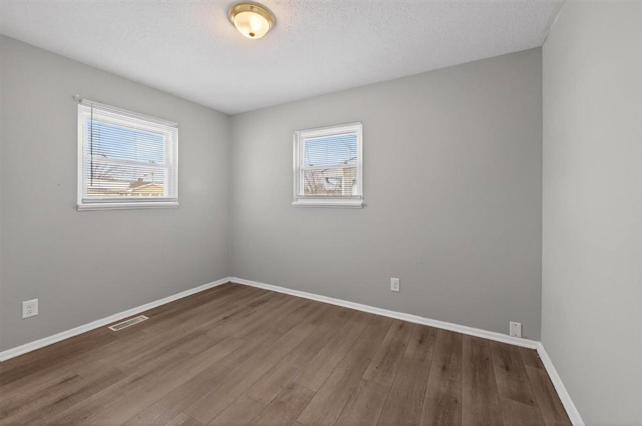 2749 Dawson St - Photo 6 of 11