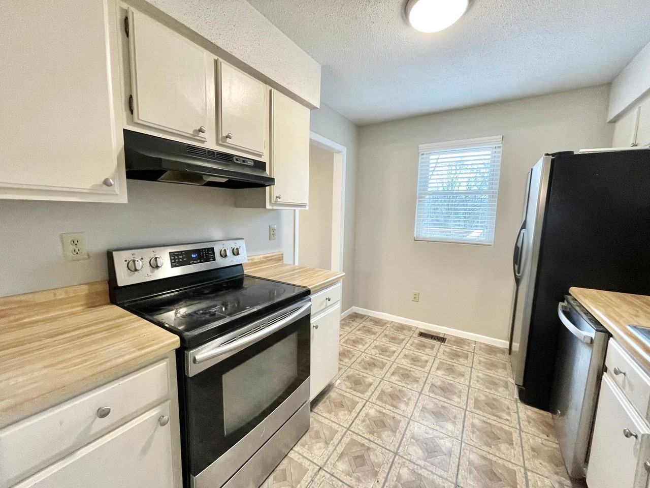 1830 Brookmill Rd - Photo 4 of 13