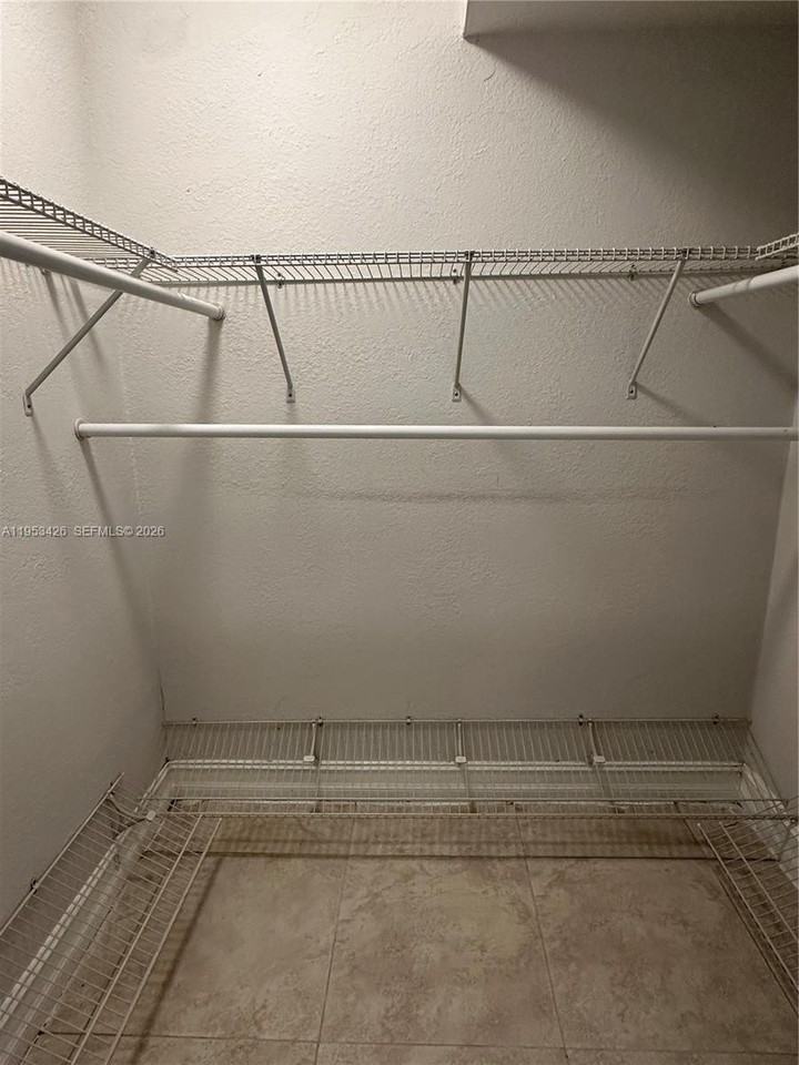 4329 Nw 3rd Ave - Photo 5 of 21