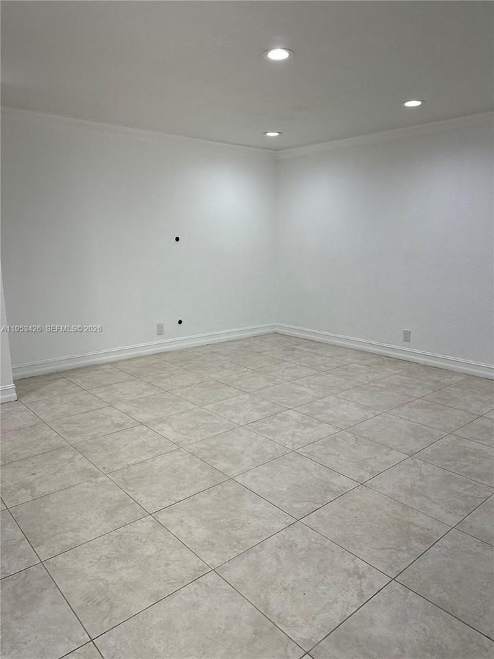 4329 Nw 3rd Ave - Photo 7 of 21