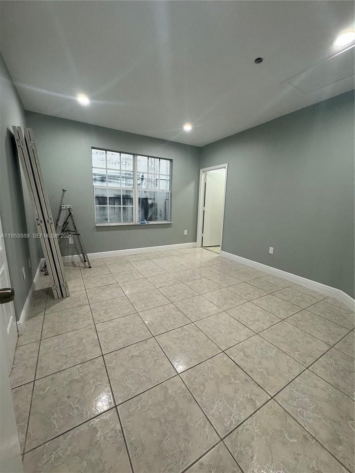 601 Nw 97th St #601 - Photo 7 of 16