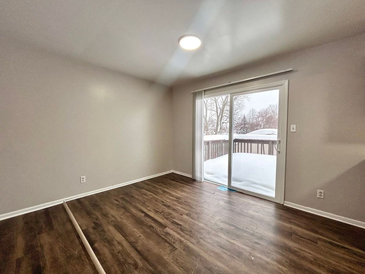 607 Clayton Ave Nw - Photo 4 of 11