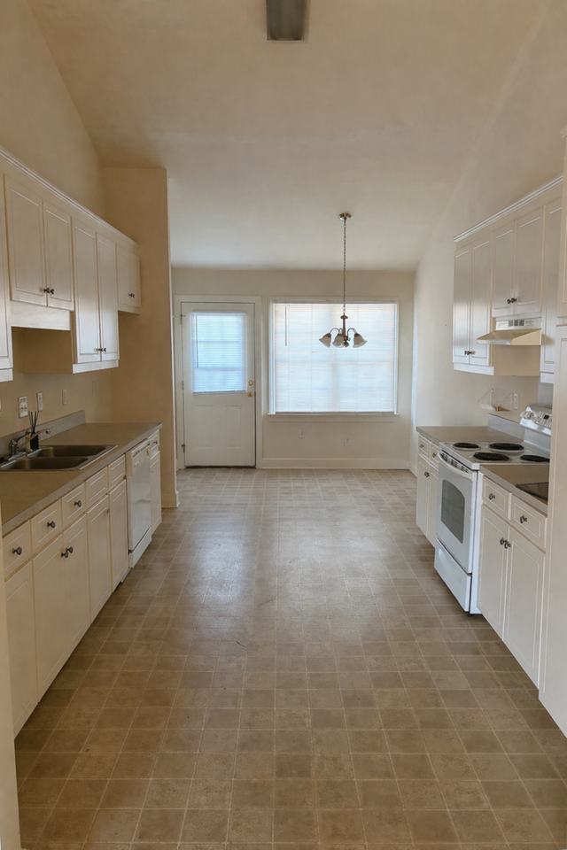 1508 Preston Ct - Photo 3 of 8