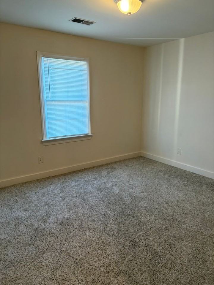 1508 Preston Ct - Photo 4 of 8