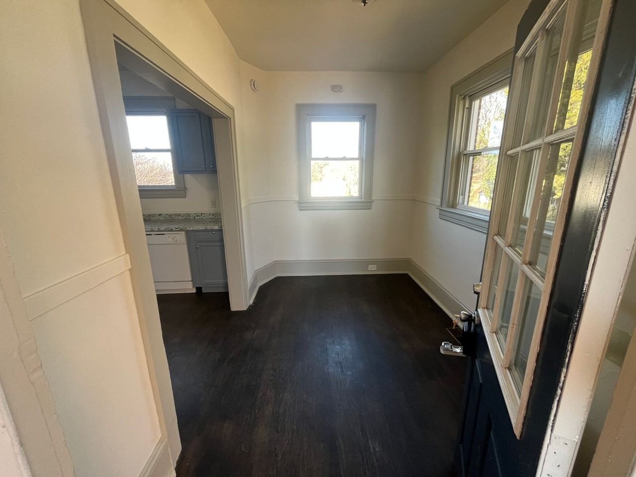 1424 Buena Vista Blvd Se - Photo 2 of 19