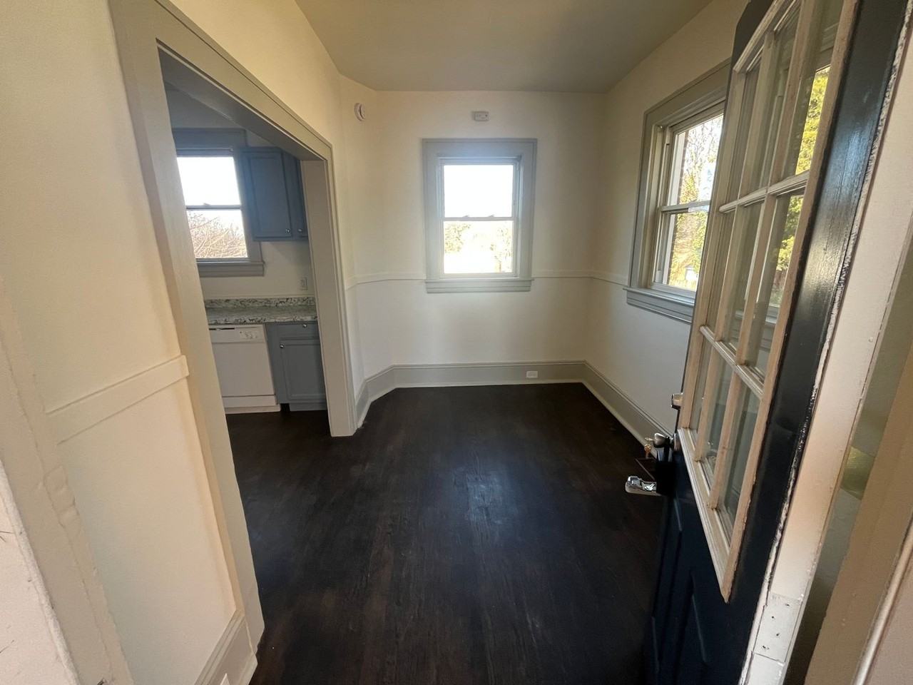 1424 Buena Vista Blvd Se - Photo 3 of 19