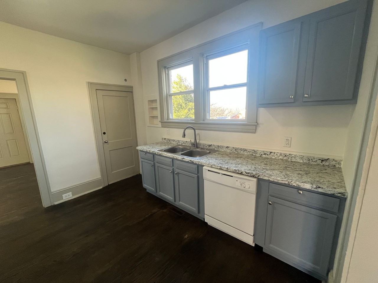 1424 Buena Vista Blvd Se - Photo 6 of 19