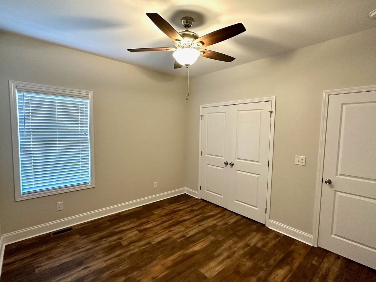 914 Hopson St - Photo 7 of 9