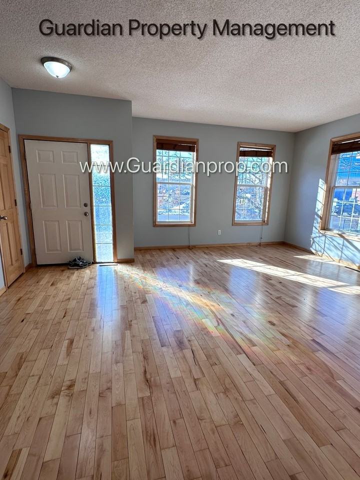 523 2nd St Ne - Photo 2 of 23