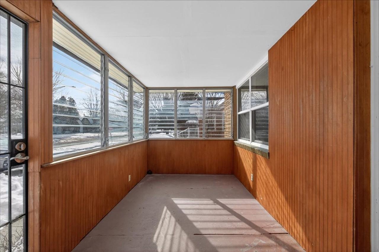 1506 N Linwood Ave - Photo 2 of 22