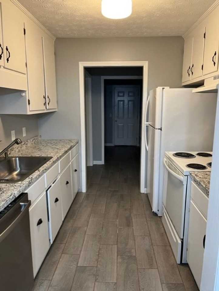 109 Oak Park Ct - Photo 3 of 7