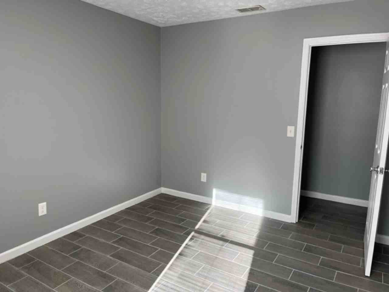 109 Oak Park Ct - Photo 6 of 7