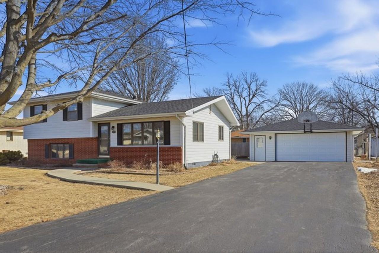 402 S Clark Ave - Photo 2 of 24