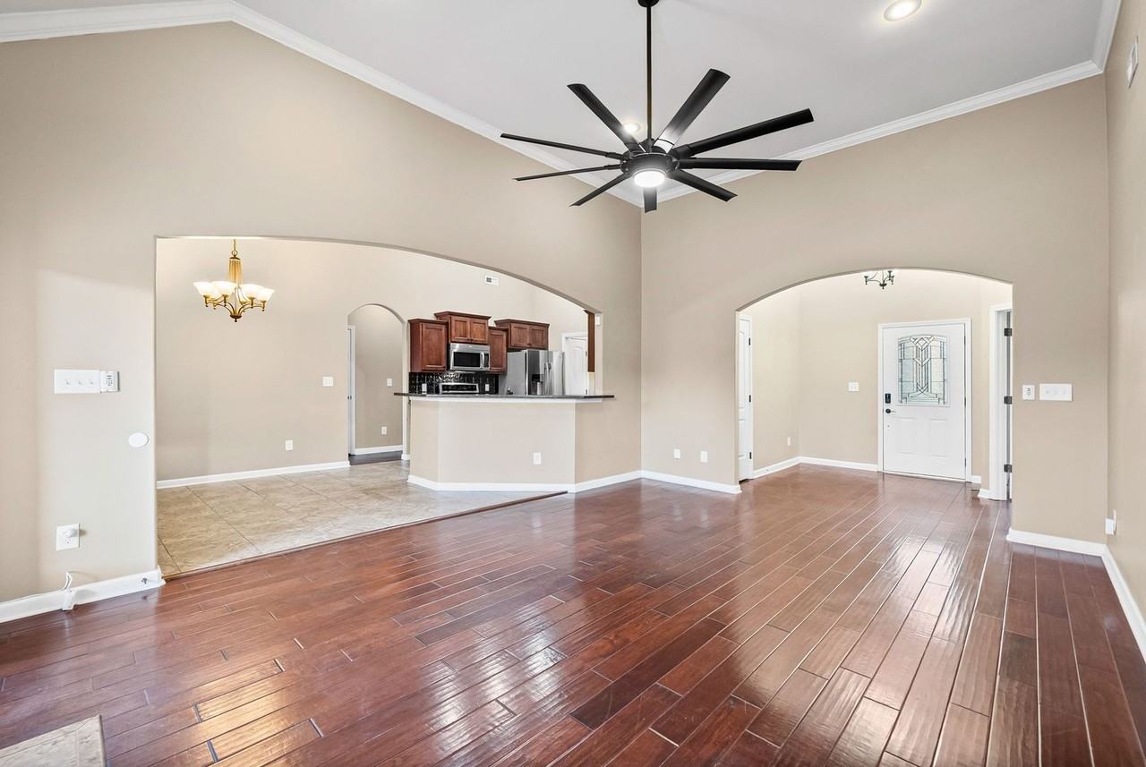 1490 Cobra Ln - Photo 4 of 25