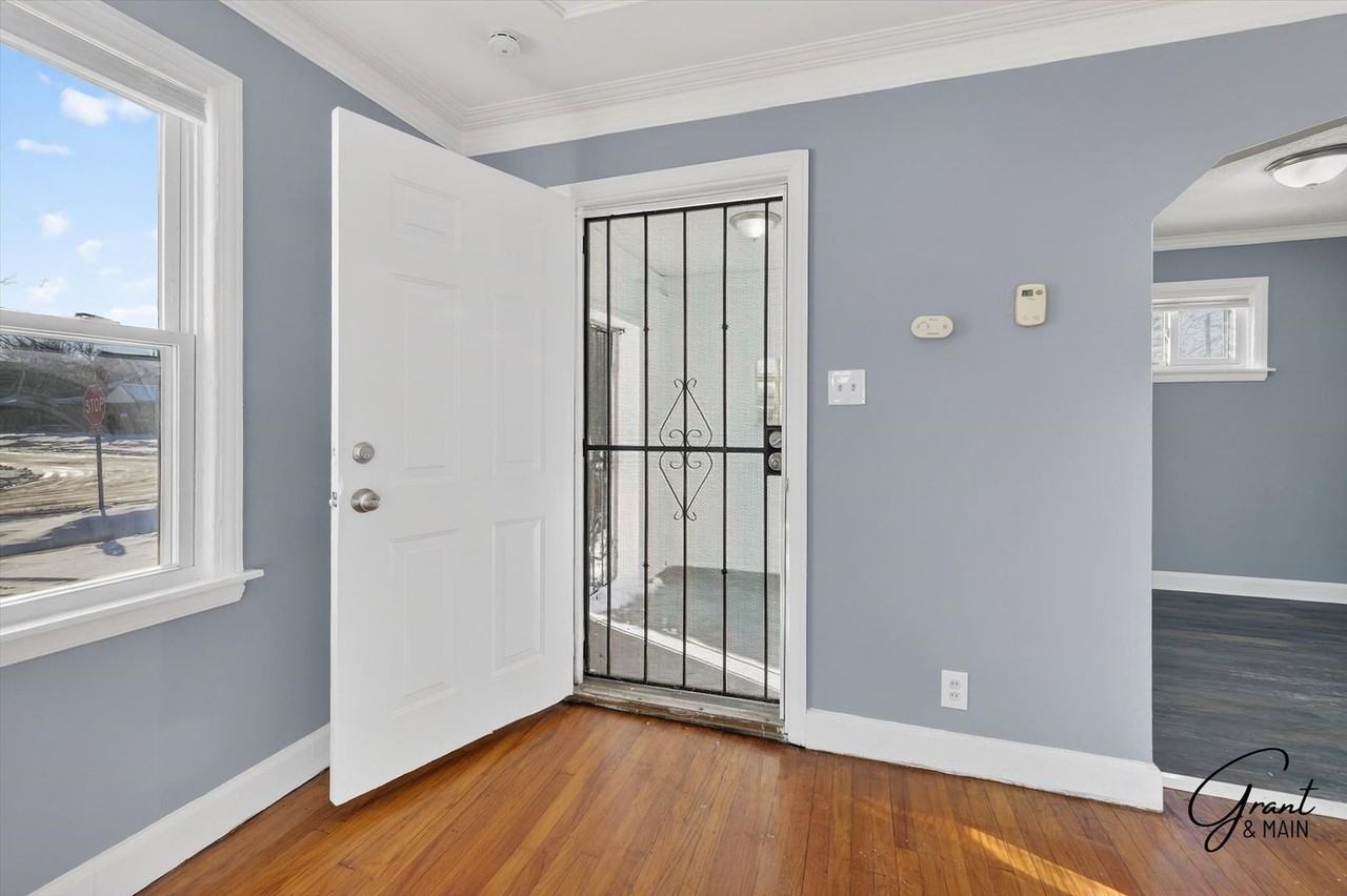 9710 Courville St - Photo 2 of 21