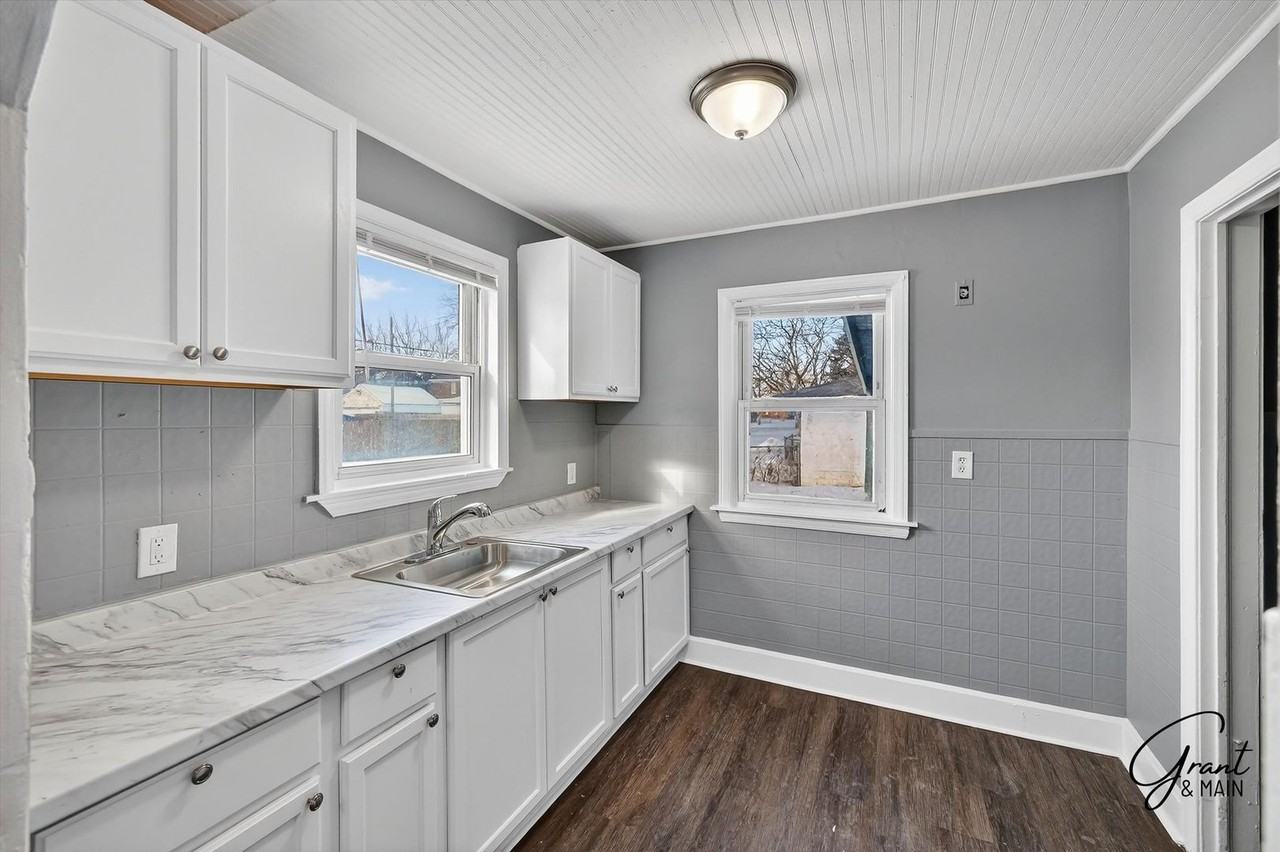 9710 Courville St - Photo 7 of 21