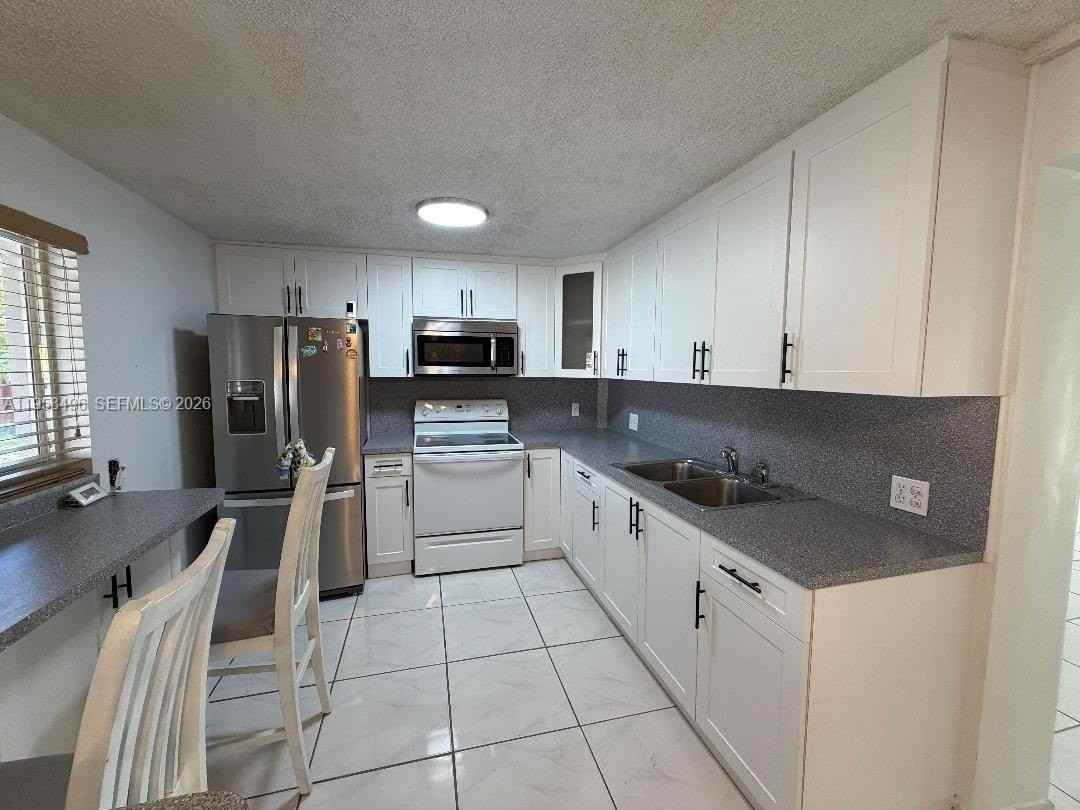 7865 Sw 33rd Ter - Photo 2 of 13