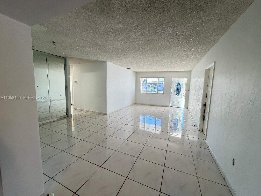 7865 Sw 33rd Ter - Photo 5 of 13