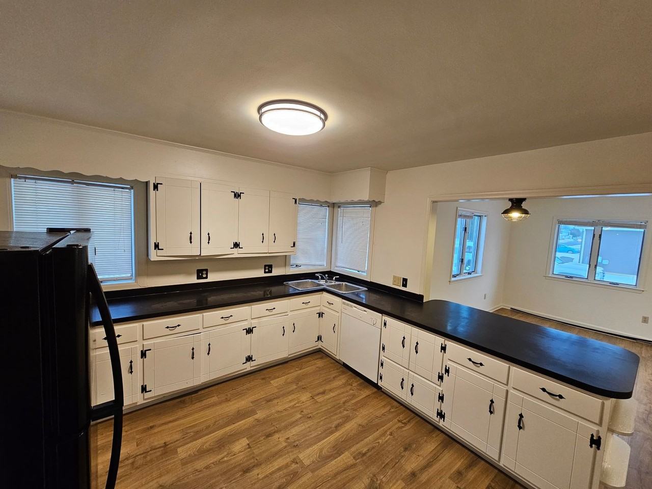 616 N Washington St - Photo 4 of 20