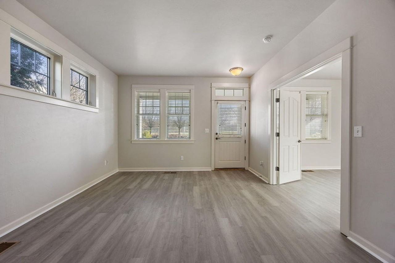 533 N Mountain Ave - Photo 5 of 27