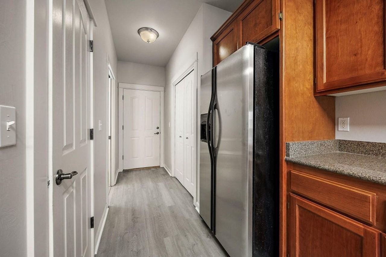 533 N Mountain Ave - Photo 7 of 27