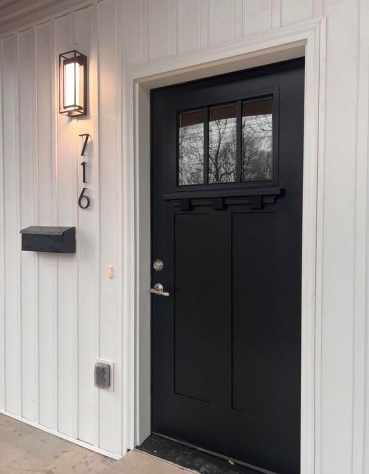 716 W Division St - Photo 2 of 23