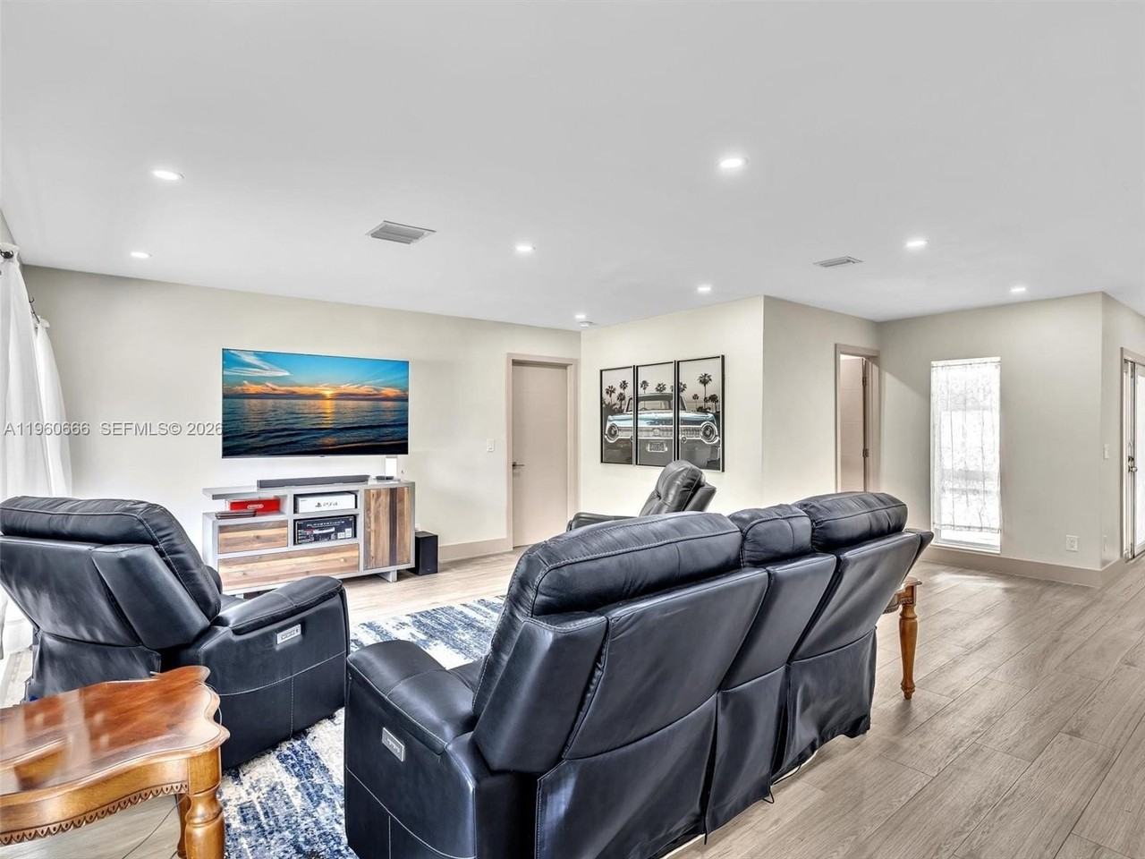 9960 Nw 23rd St - Photo 5 of 37