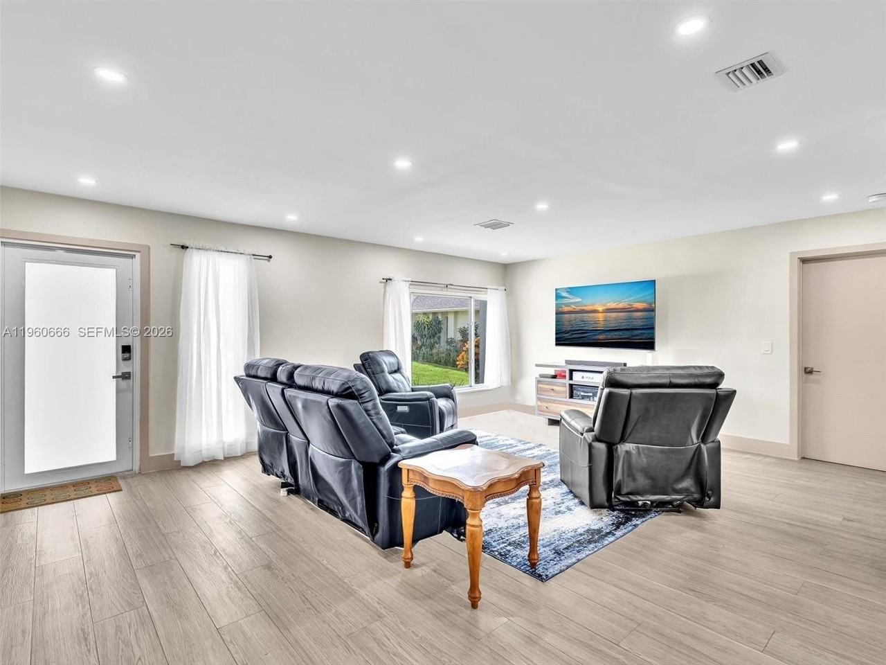 9960 Nw 23rd St - Photo 7 of 37