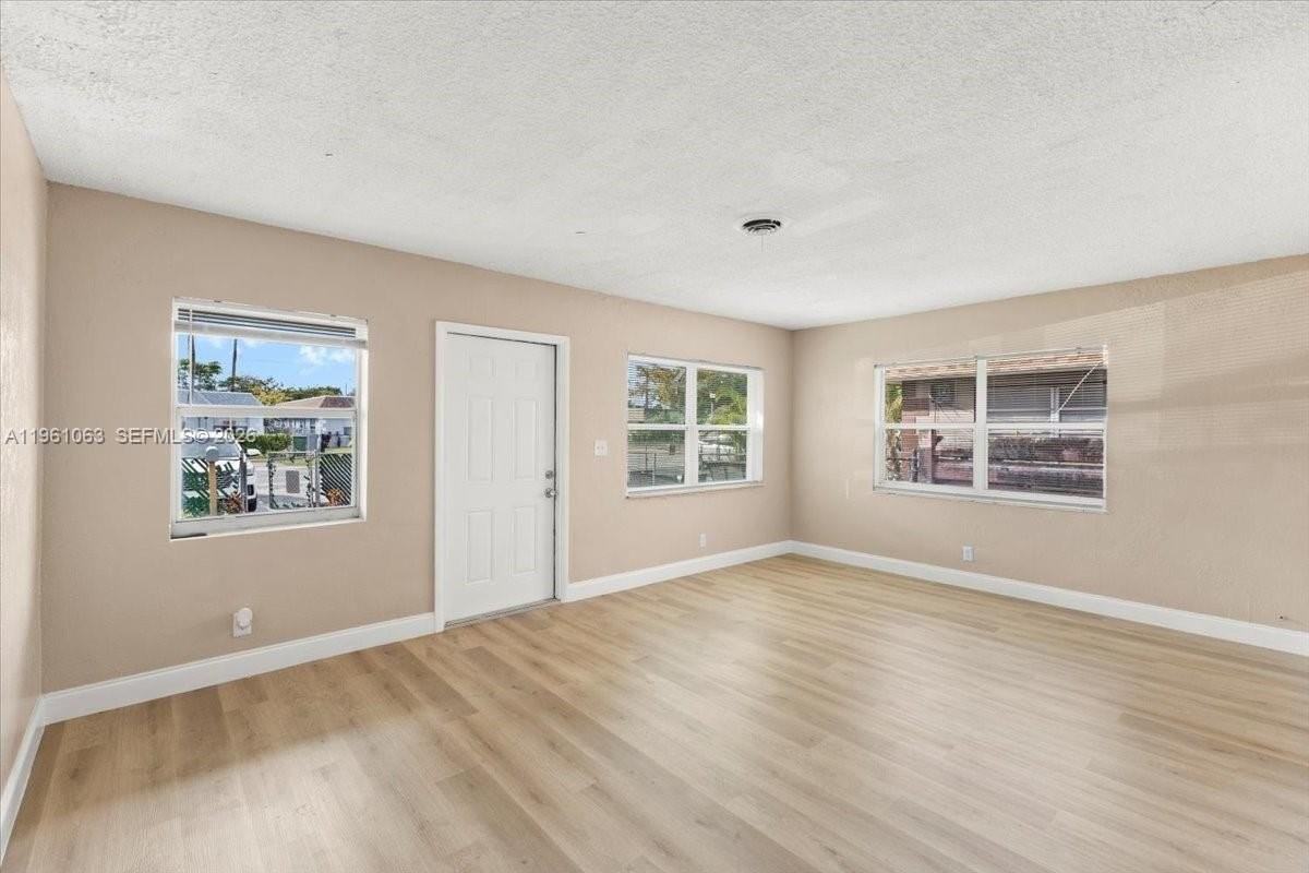 1340 Nw 8th Ave #1340 - Photo 4 of 19