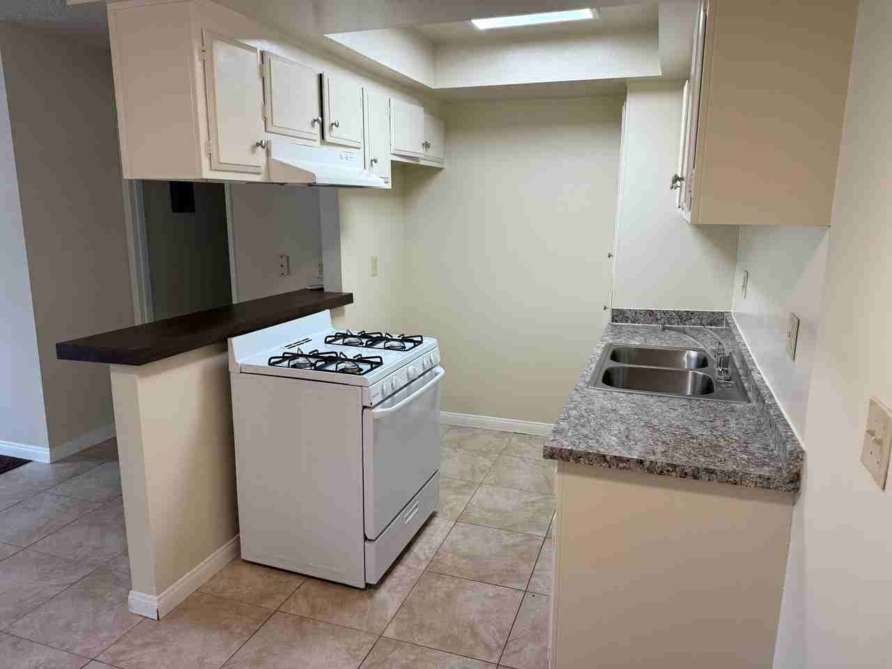 1540 East Canfield Lane - Photo 4 of 8