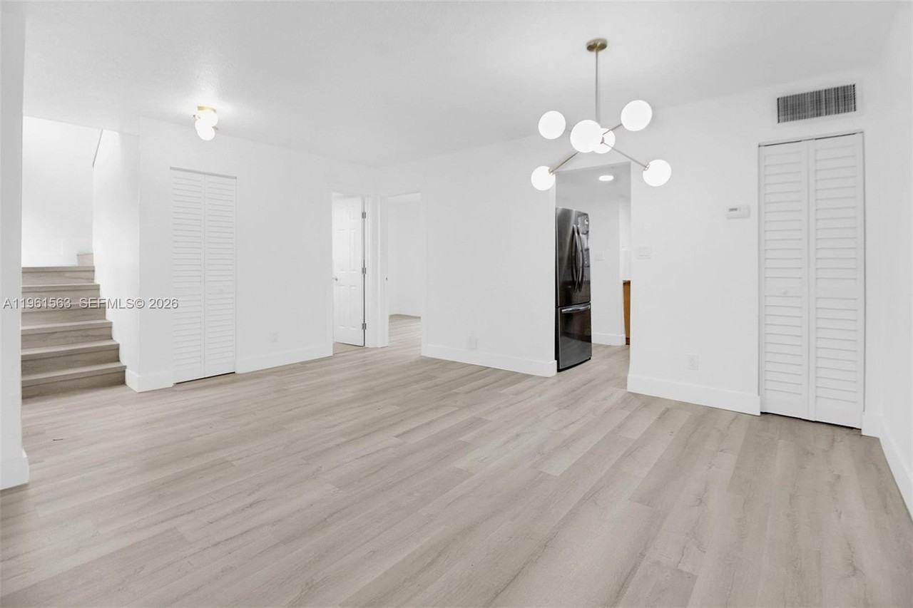 10921 Sw 70th Ter #10921 - Photo 5 of 20