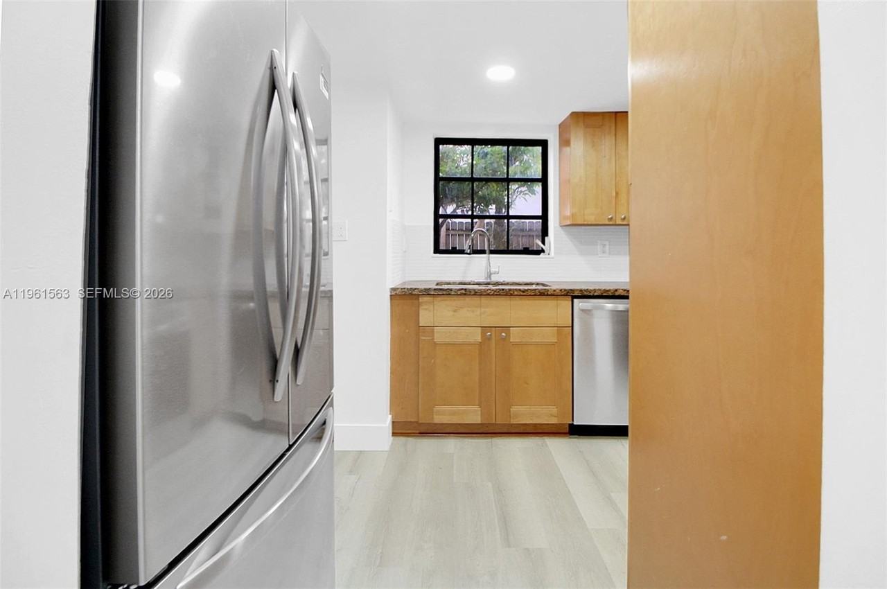 10921 Sw 70th Ter #10921 - Photo 7 of 20