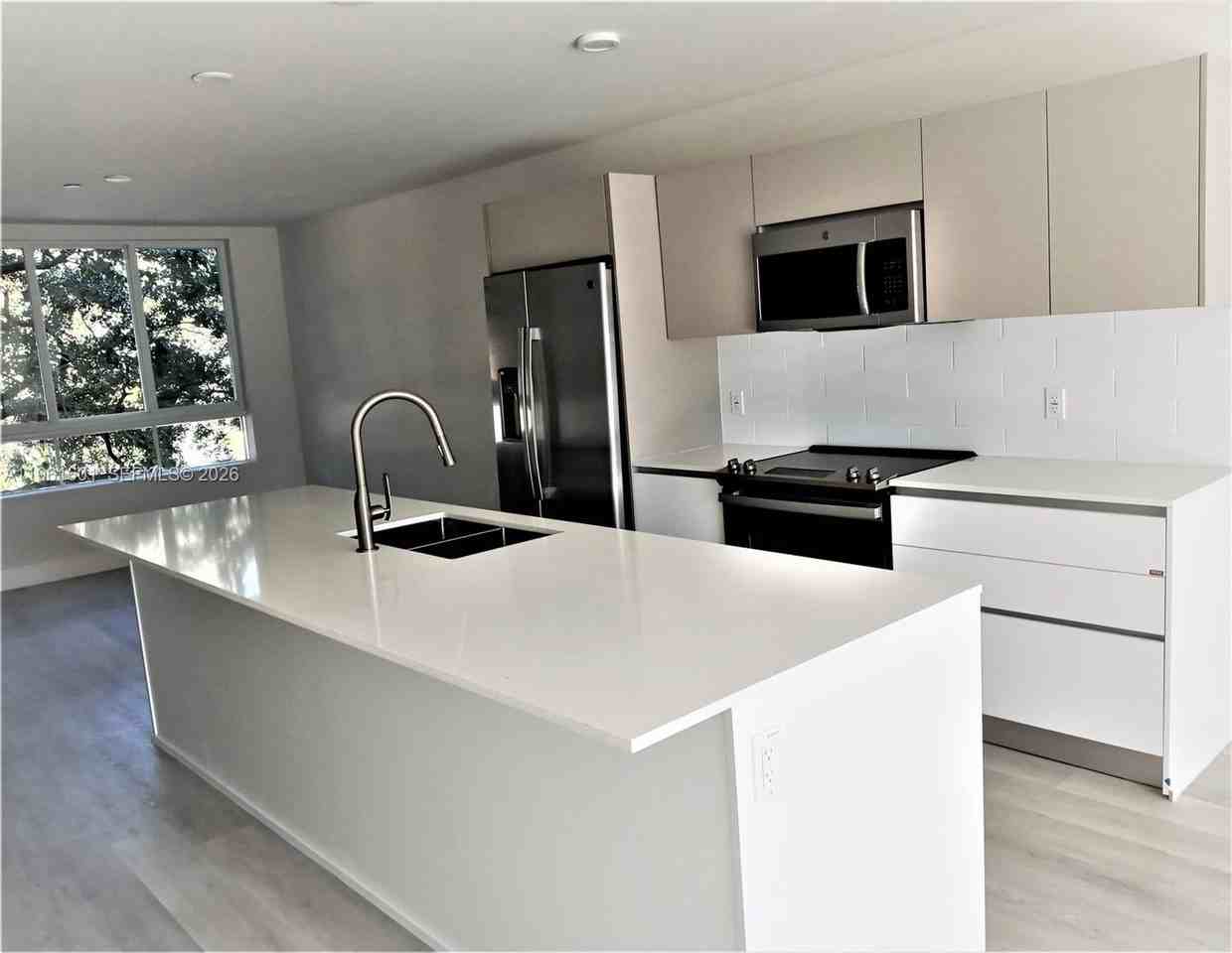 2555 Ne 193rd St #2204