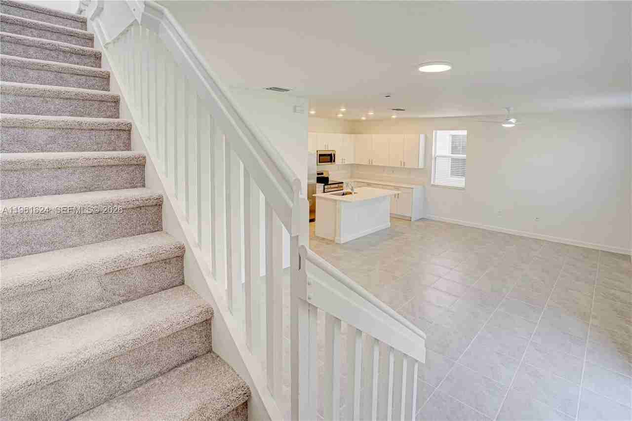 2728 Se 24th Ct #0 - Photo 7 of 18