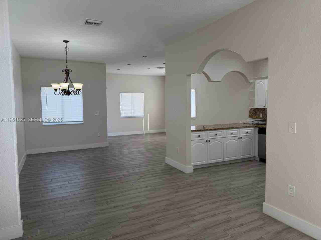 5521 Sw 158th Ct - Photo 3 of 23