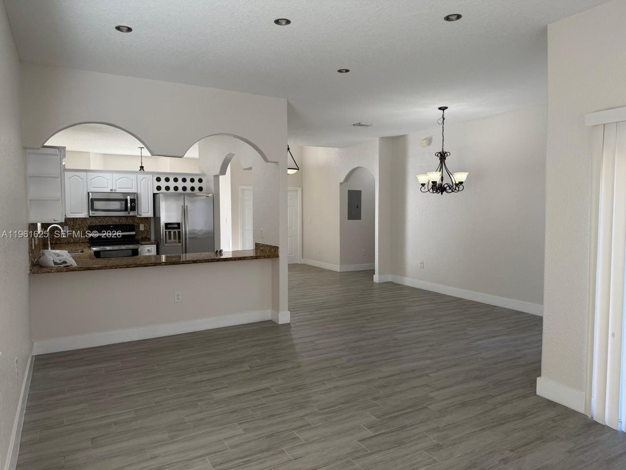 5521 Sw 158th Ct - Photo 6 of 23