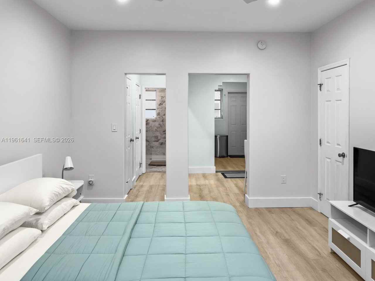 1227 Euclid Ave #5 - Photo 7 of 18