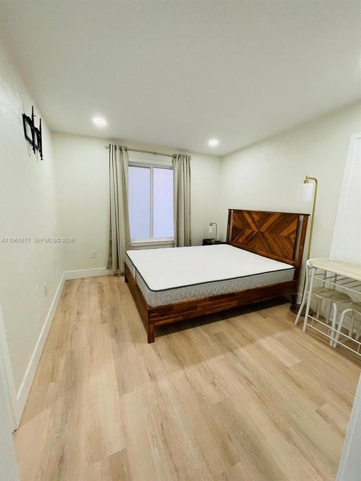 230 Nw 127th St #0 - Photo 4 of 8