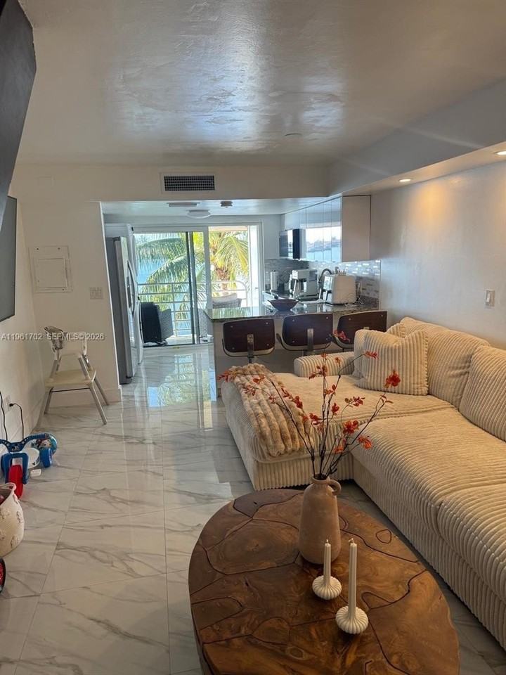 2758 W 60th St #55 - Photo 4 of 15