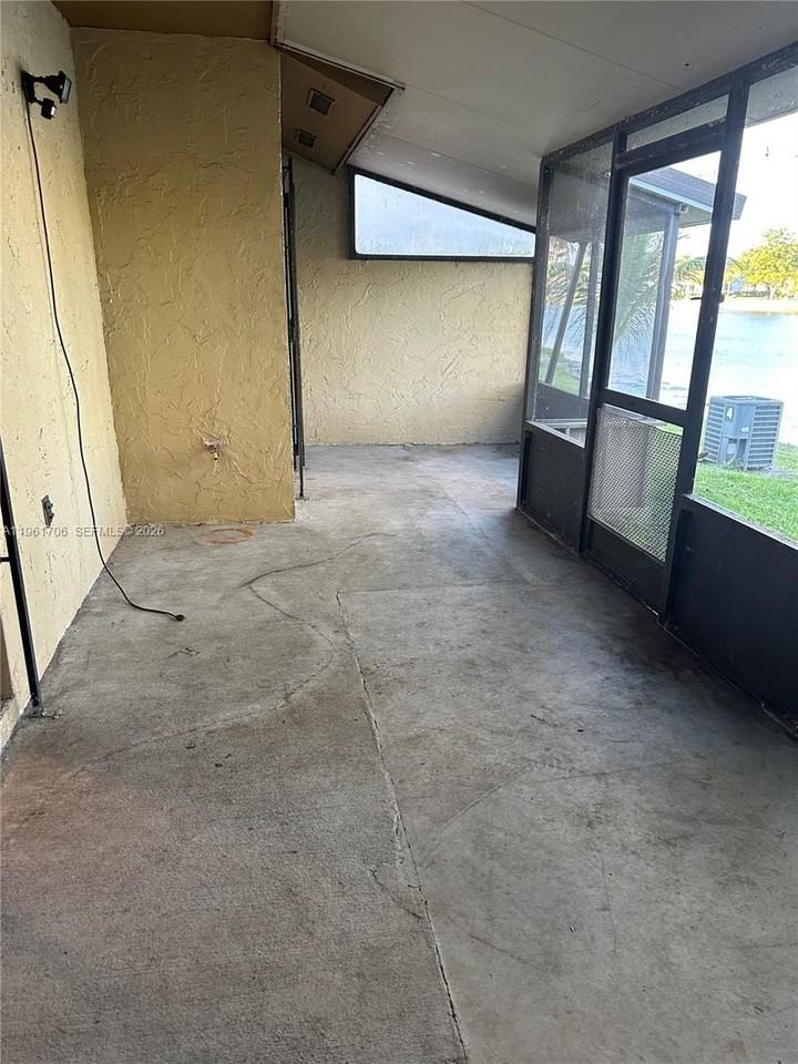 1525 Sandpiper Blvd - Photo 6 of 13