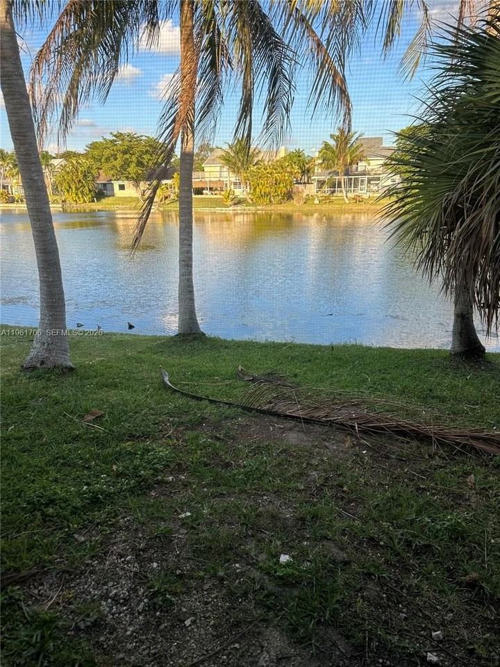 1525 Sandpiper Blvd - Photo 7 of 13