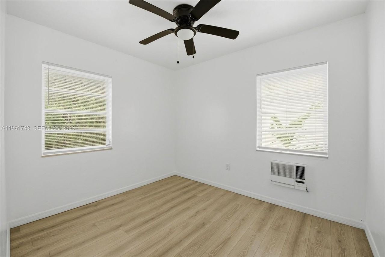 3267 Franklin Ave - Photo 6 of 13