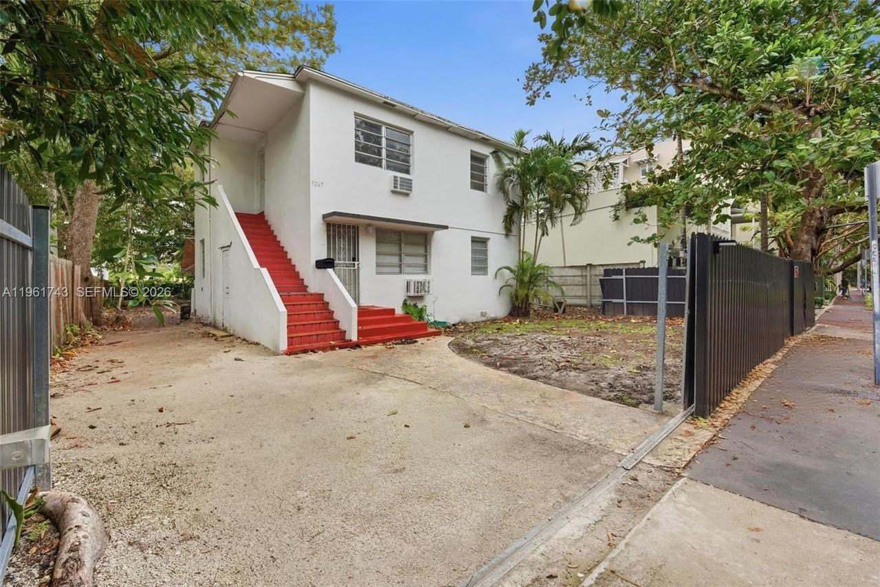 3267 Franklin Ave - Photo 7 of 13