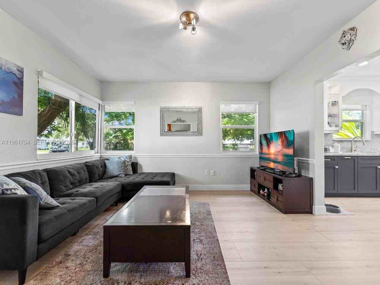 201 Flagler Dr #0 - Photo 2 of 17